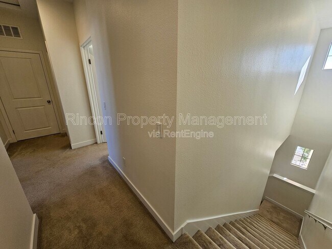 Building Photo - 209 Westpark Ct