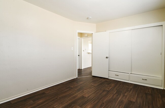 Building Photo - COMING SOON - House - 2 Bedrooms / 1 Bathr...