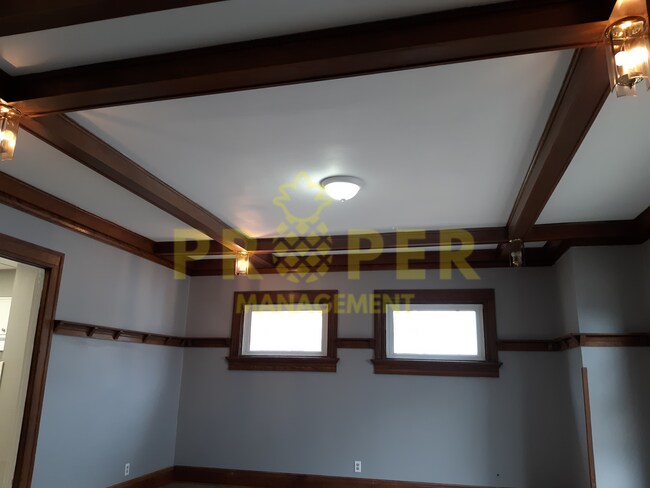 Building Photo - Amazing 4 bedrooms 1.5 bathroom house for ...