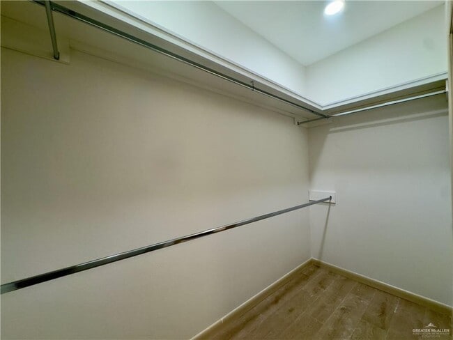 Building Photo - 1304 Rosewood Ln