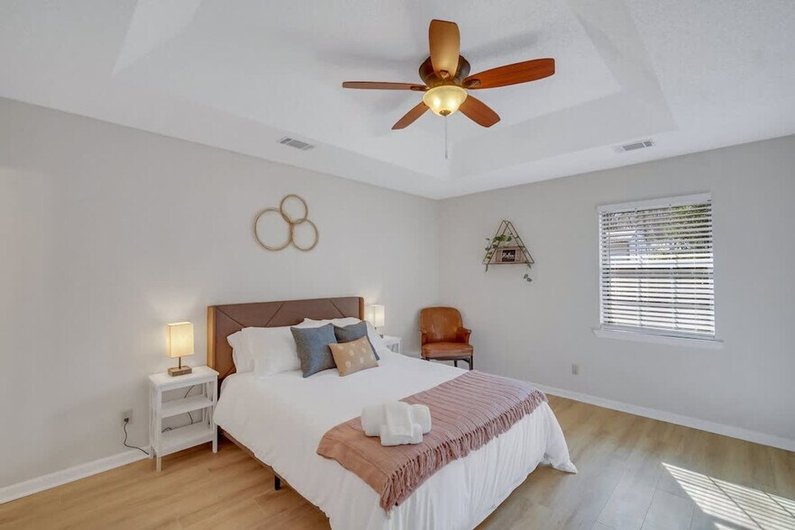 Building Photo - 313 Manden Rd