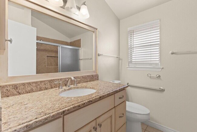 Building Photo - 926 Agua Caliente Dr