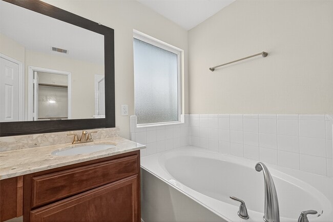 Building Photo - 22202 Thresher Ct