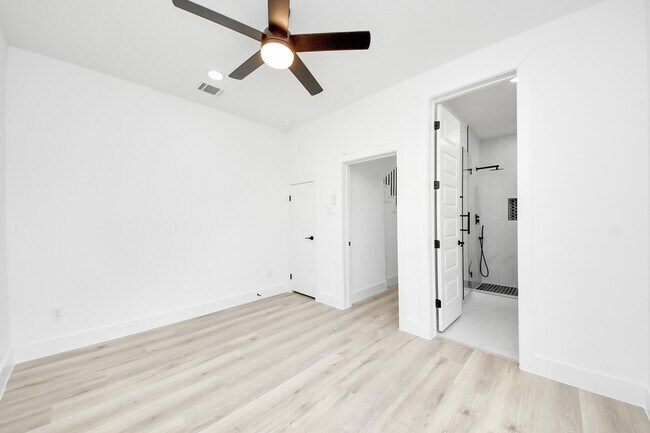 Building Photo - 4410 Allen St