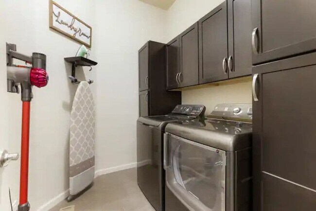 Building Photo - 9412 Joyce Way