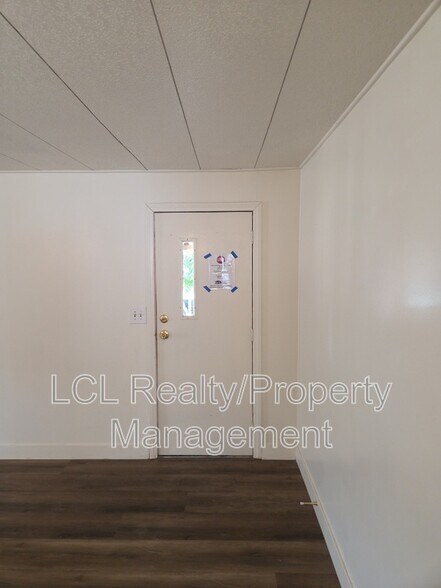Building Photo - 27642 Van Buren Ave