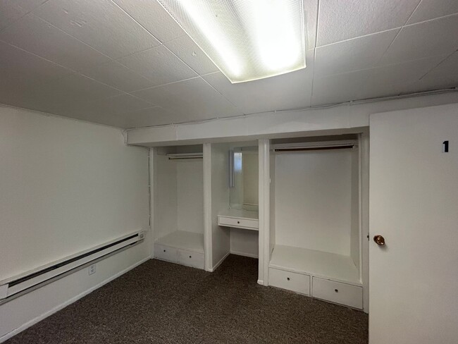 Building Photo - 2 bedroom 1 bath Provo basement apartment