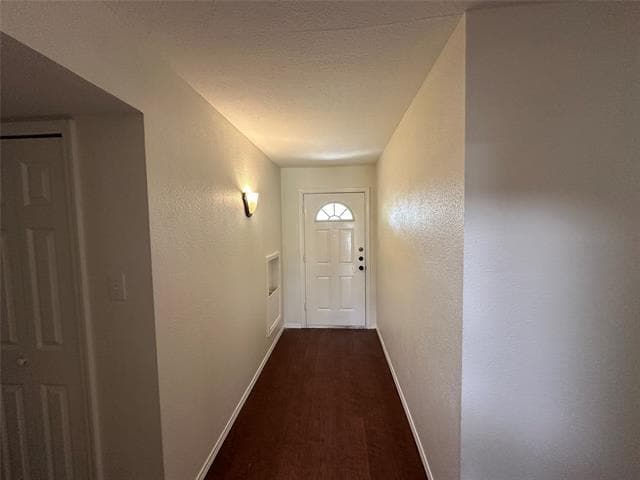 Building Photo - 504 Woodcrest Way