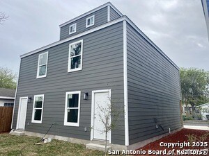 Building Photo - 3034 W Salinas