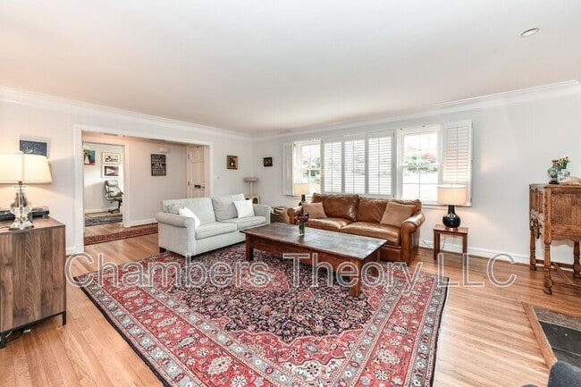 Building Photo - 3061 N Oakland St