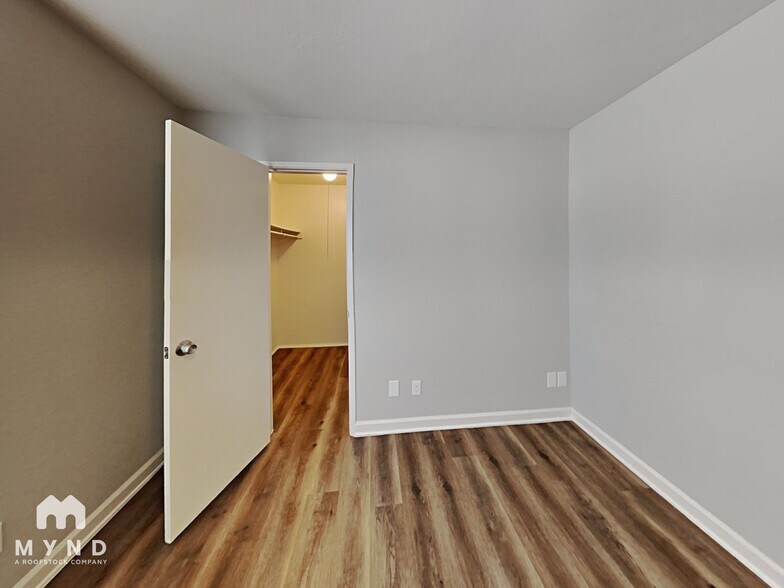 Building Photo - 3737 Longmeadow Way