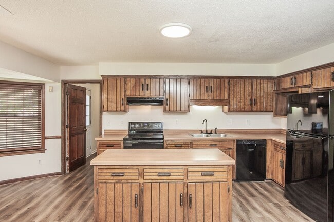 Building Photo - 1513 Narbonne Ct