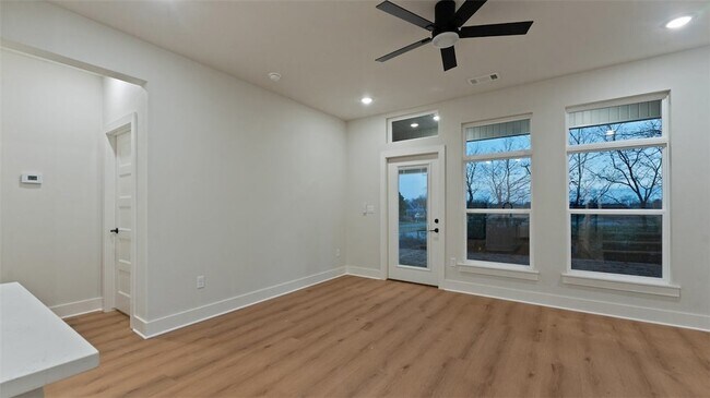 Building Photo - 1861 Lapis Ave