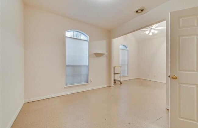 Building Photo - 7918 Ruskin Cir