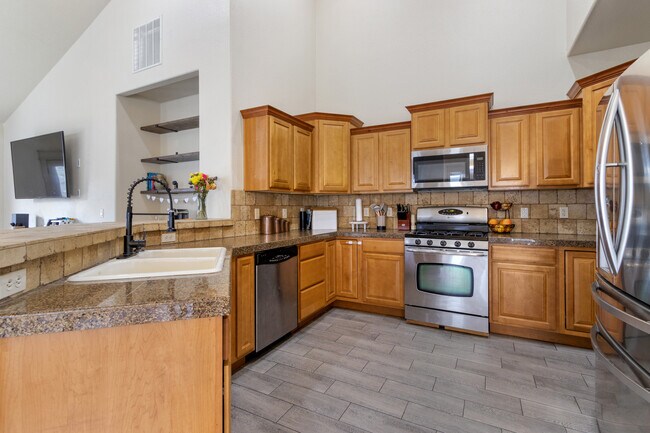 Building Photo - 10976 W Hidden Brook Dr