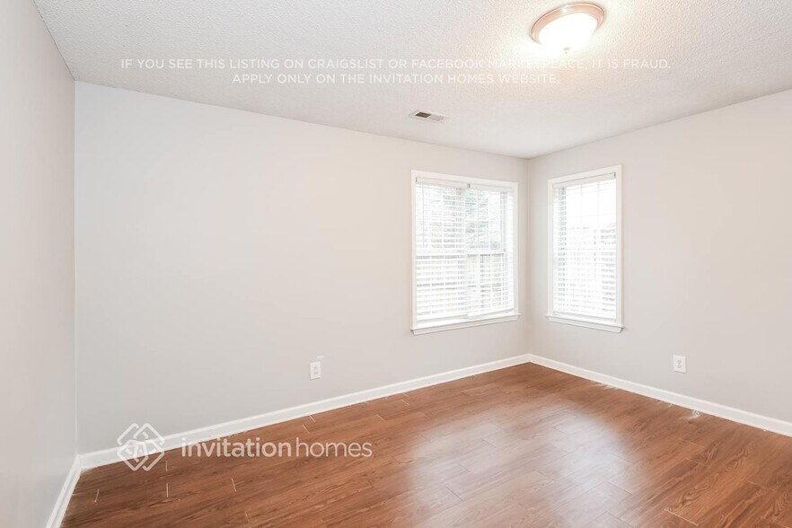 Building Photo - 102 Hillcrest Dr