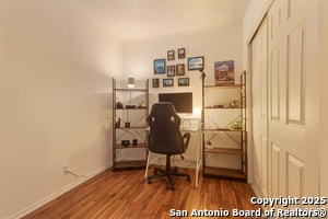 Building Photo - 8702 Village Dr
