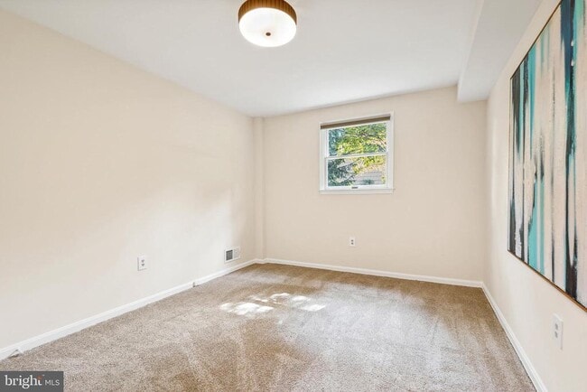 Building Photo - 1626 Maydale Dr