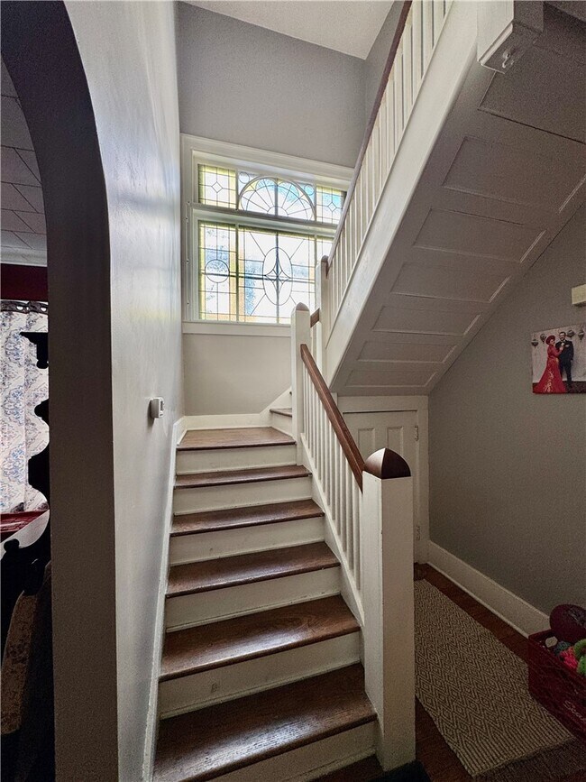 Building Photo - 275 Rosedale St