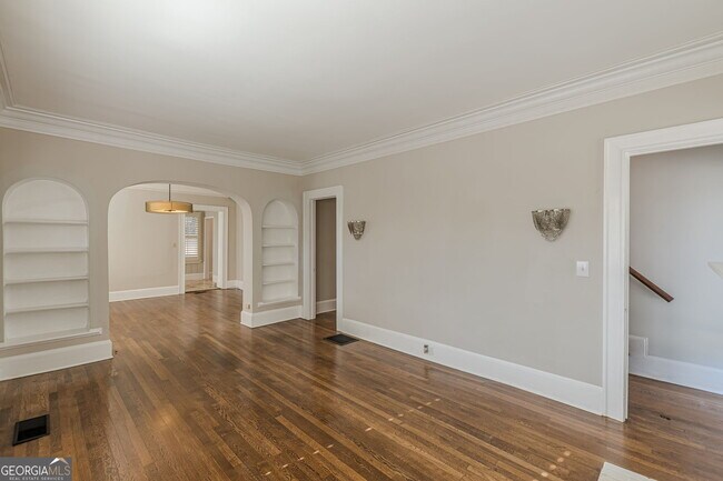 Building Photo - 1957 Walker Ave