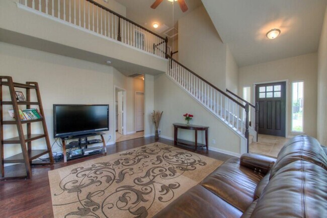 Building Photo - 8520 White Ibis Dr
