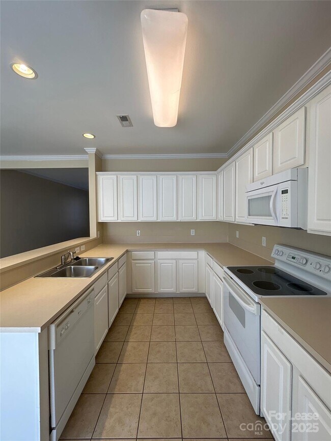 Building Photo - 5619 Fetzer Ave NW