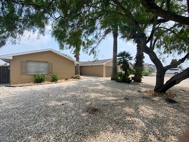 Building Photo - WATERFRONT HOME W/ FENCED YARD