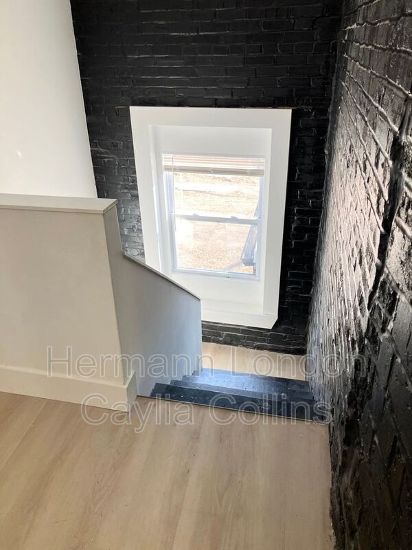 Building Photo - 5832-5834-5834 Etzel Ave