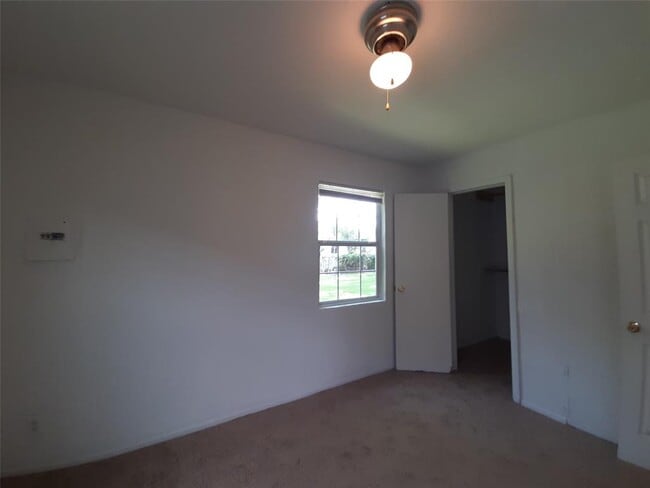 Building Photo - 10322 Rosehaven Dr