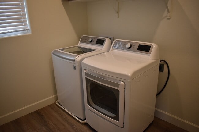 Building Photo - 8168 Oxbow Lndg Lp