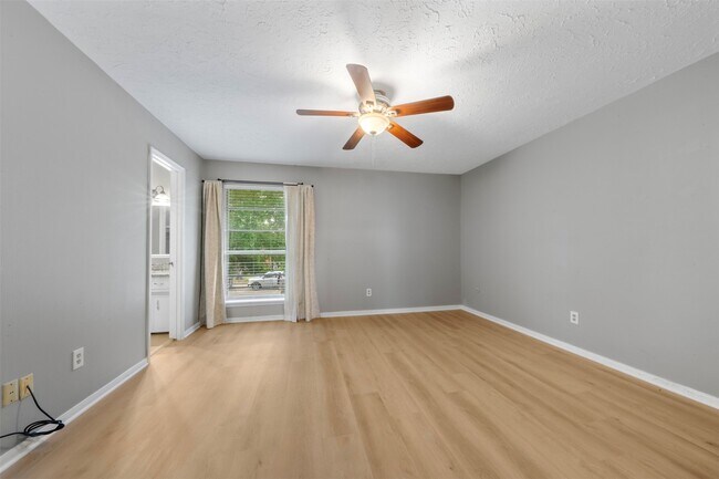 Building Photo - 11610 S Kirkwood Rd