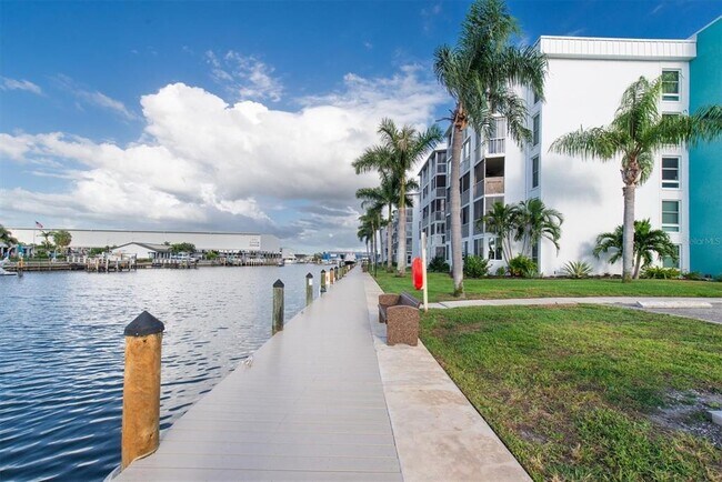 Building Photo - 4900 38th Way S