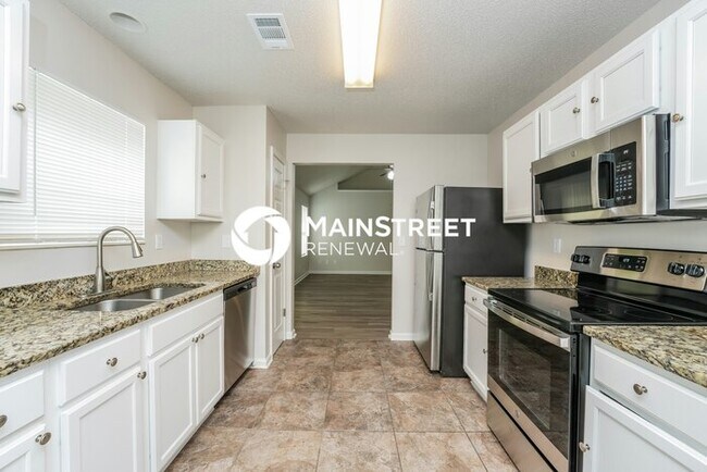 Building Photo - 3 Bedroom Pet-Friendly Home in Lithonia, GA with Main Street Renewal