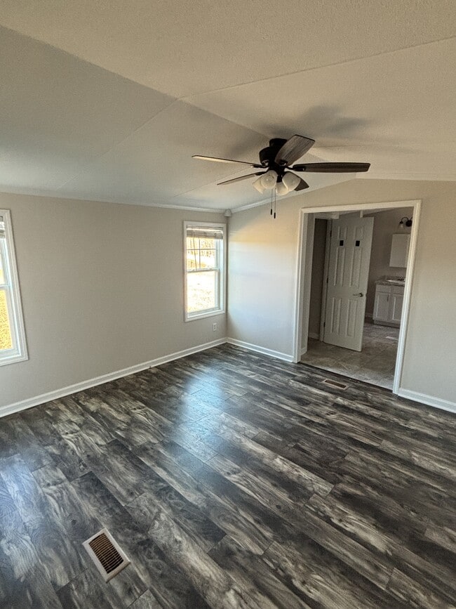 Building Photo - 828 Woodall Dairy Rd