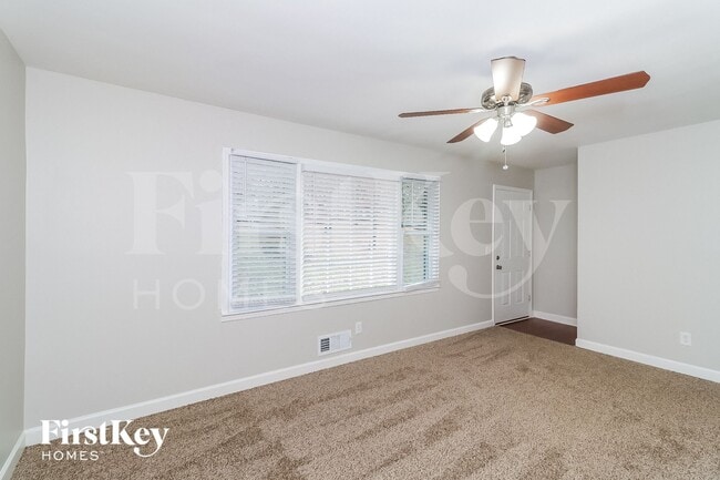 Building Photo - 5721 Crestview Dr
