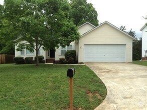 Building Photo - 976 Scottland Dr