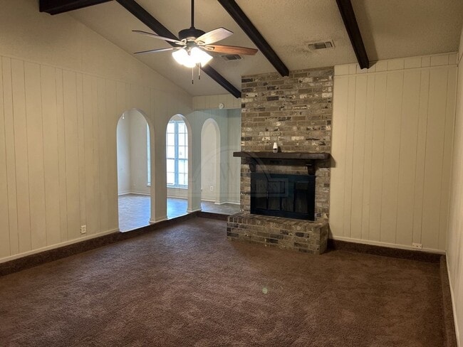 Building Photo - 2103 Omega Cir