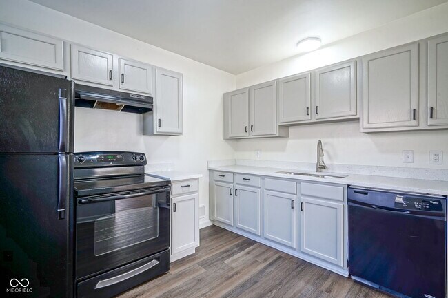 Building Photo - 1550 N Butler Ave
