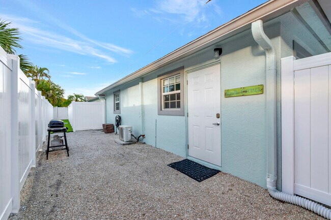 Building Photo - 310 Gulfstream Dr