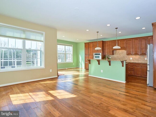 Building Photo - 41625 Broxbourne Terrace