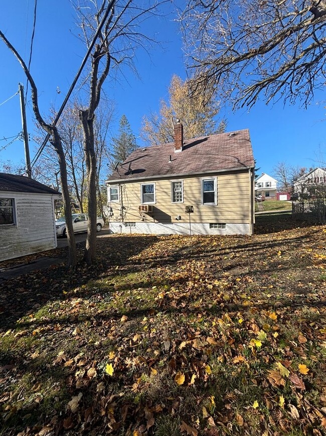 Building Photo - Newly Renovated 3 Bedroom Home – Section 8...