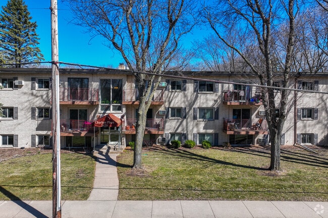Primary Photo - 1620 Charlton St