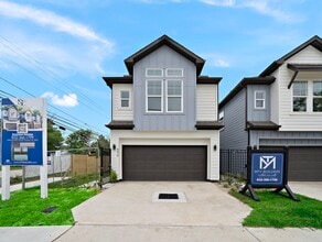 Building Photo - 8672 Easthaven Blvd