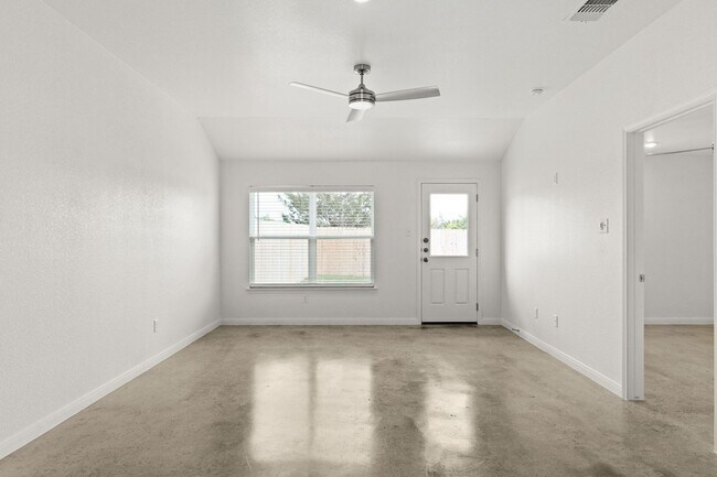 Building Photo - 906 Wax Myrtle Ct