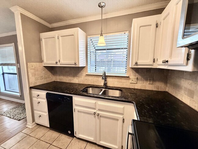 Building Photo - 955 Ridgepoint Ct