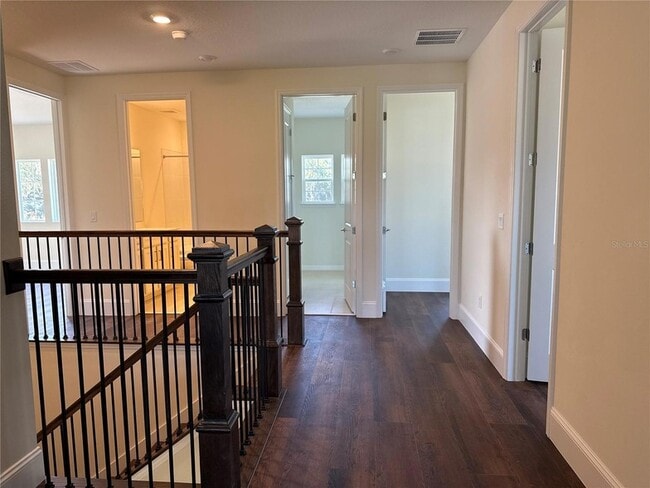 Building Photo - 16645 Lone Oak Cir