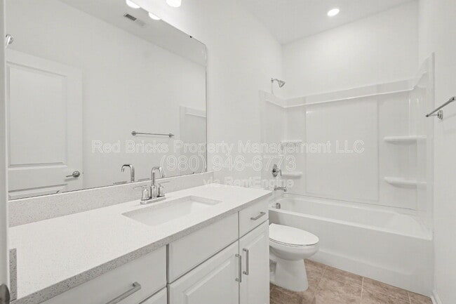 Building Photo - 2007 Hawksworth Ln