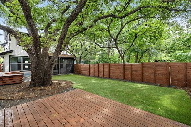 Building Photo - 4602 Mt Vernon Dr