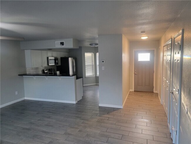 Building Photo - 7252 Mansions Dr