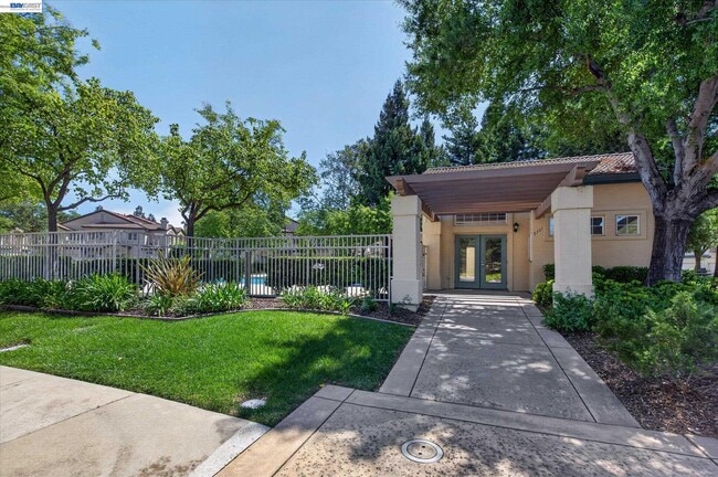 Building Photo - 4039 Ghiotti Ct